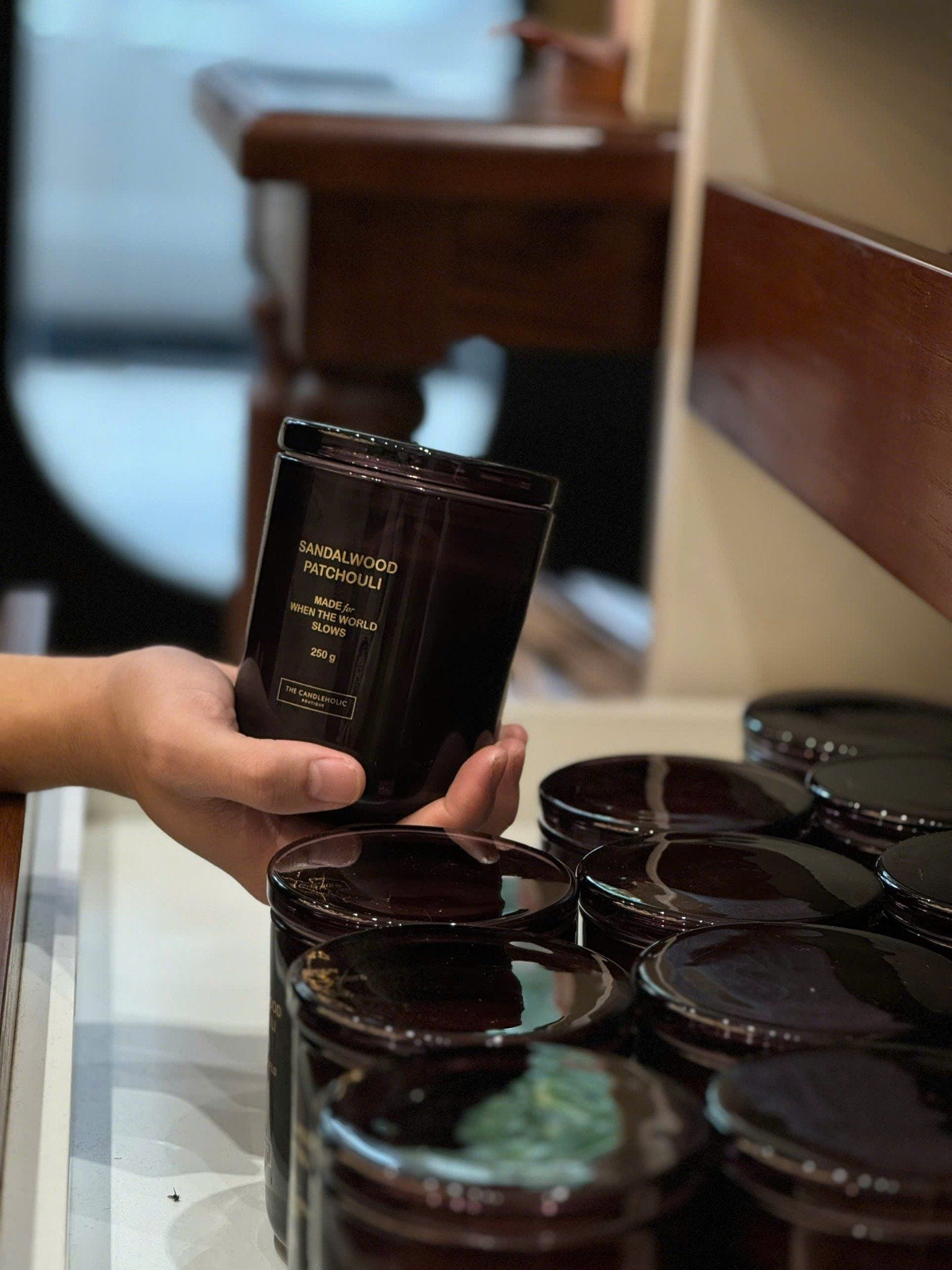 Nến Candleholic Sandalwood Patchouli