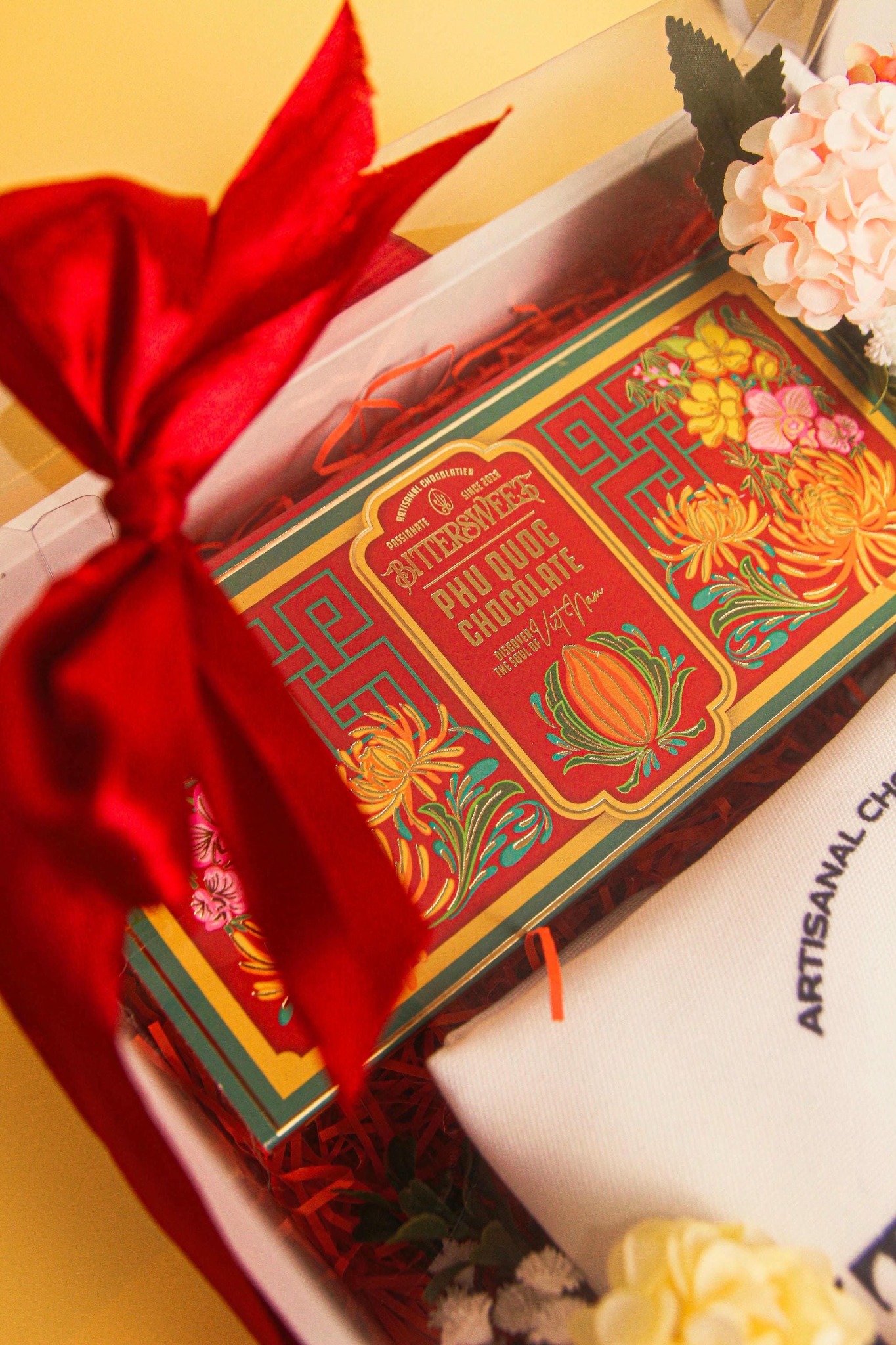 Hộp Socola Bittersweet THIỀU HOA 06gr - 06 viên