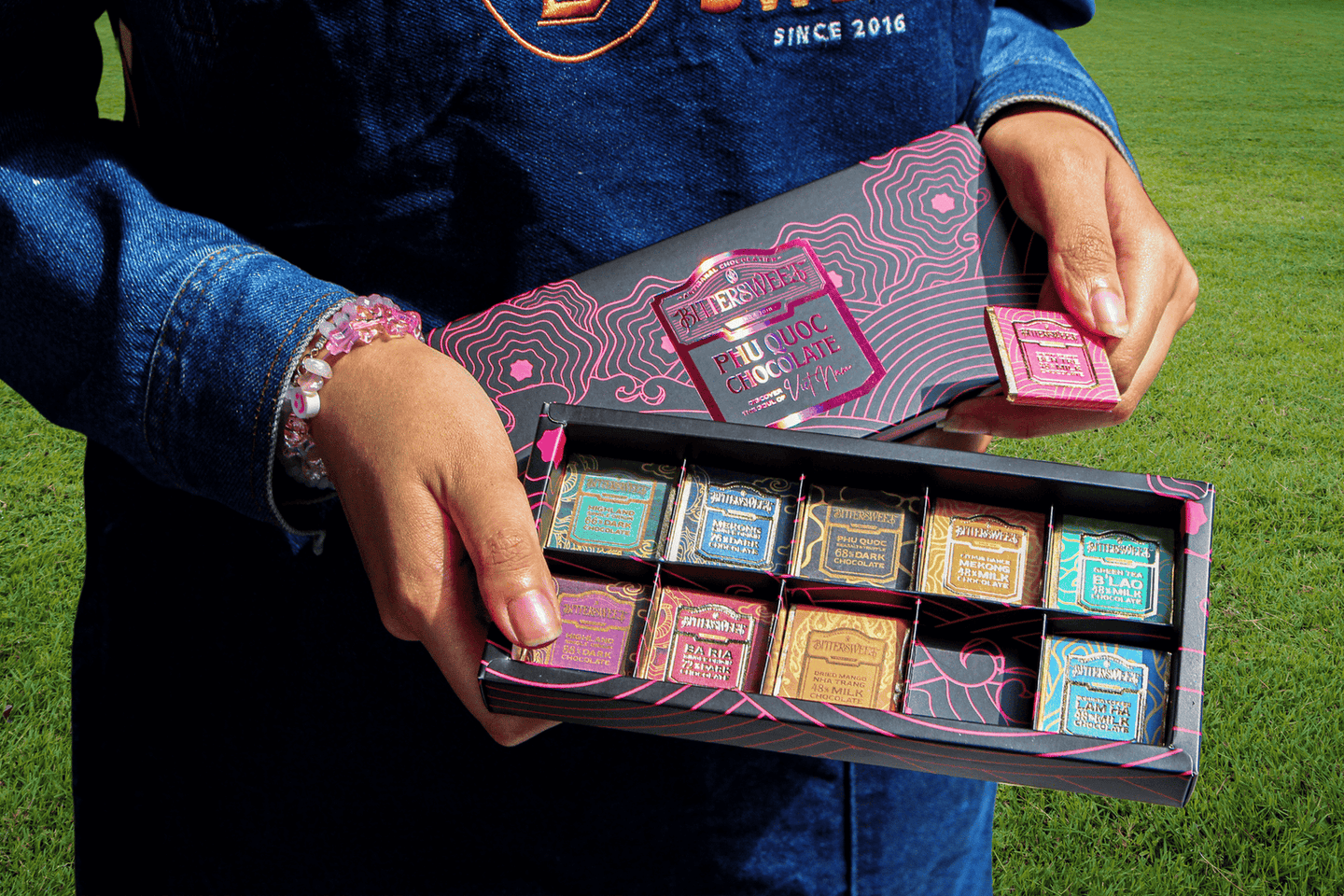 Hộp Socola Bittersweet KHÁM PHÁ VIỆT NAM 06gr - 10 viên