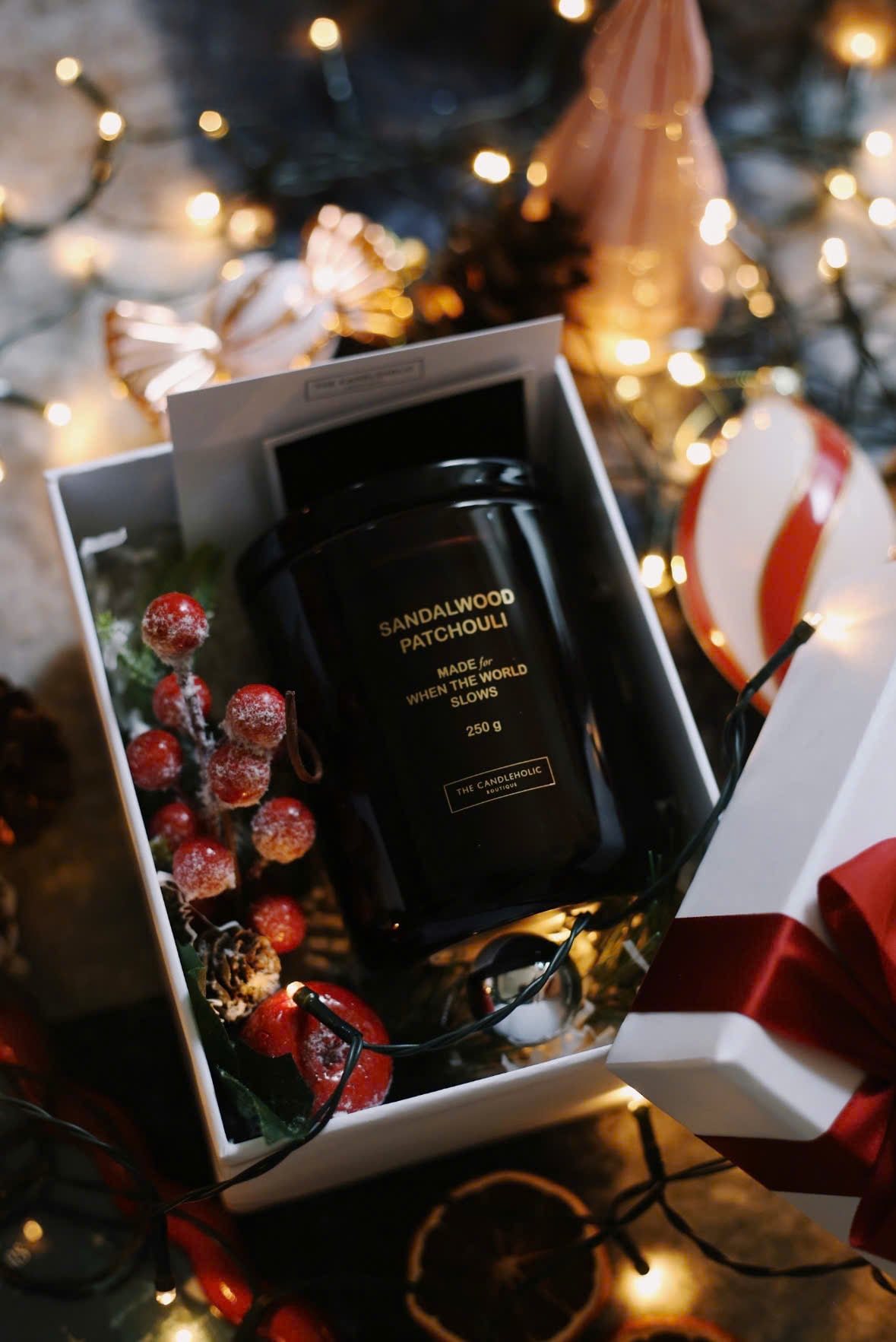 Nến Candleholic Sandalwood Patchouli