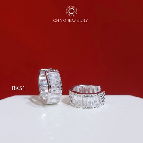 Hoa Tai BK51 CHAM JEWELRY, Hoa Tai Full Đá Barget Bản 5.5mm (Barcode TBK217).