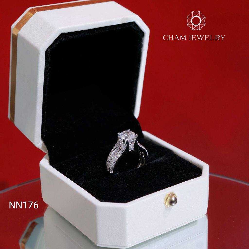 Nhẫn NN176 CHAM JEWELRY, Nhẫn Đai 3 Hàng Đá Chủ 7.0mm (Barcode TNN1793).