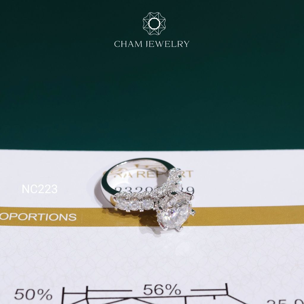 Nhẫn NC223 CHAM JEWELRY, Nhẫn Full Đá Moissanite Chủ 8.1mm (Barcode OCNN71)