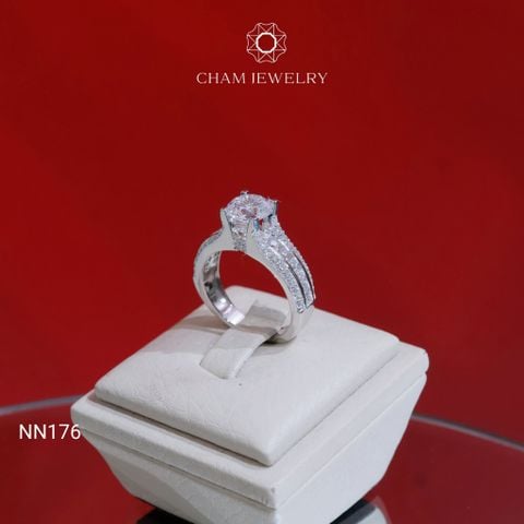 Nhẫn NN176 CHAM JEWELRY, Nhẫn Đai 3 Hàng Đá Chủ 7.0mm (Barcode TNN1793).