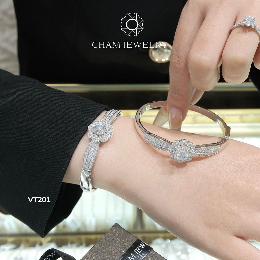 Vòng Tay VT201 CHAM JEWELRY, Vòng Xoàn Hoa Chủ 6.0mm (Barcode CV6922)