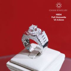 Nhẫn Nam NB04 CHAM JEWELRY, Chủ 6.5mm Full Kim Cương Moissanite Cao Cấp (Barcode TVM21).