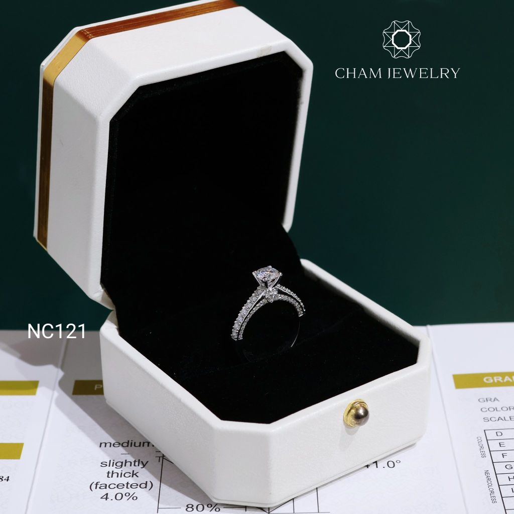 Nhẫn NC121 CHAM JEWELRY, Full Đá Moissanite Chủ 5.4mm (Barcode OHN11)