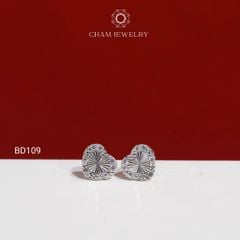 Hoa Tai BD109 CHAM JEWELRY , Hoa Tai Trái Tim Chạm Máy Viền Đá ( TBD1422).