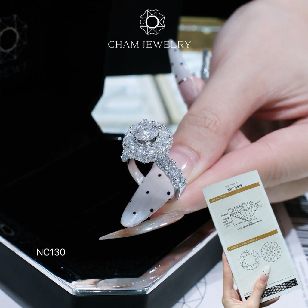 Nhẫn NC130 CHAM JEWELRY, Full Đá Moissanite Chủ 6.5mm (Barcode OTN05)