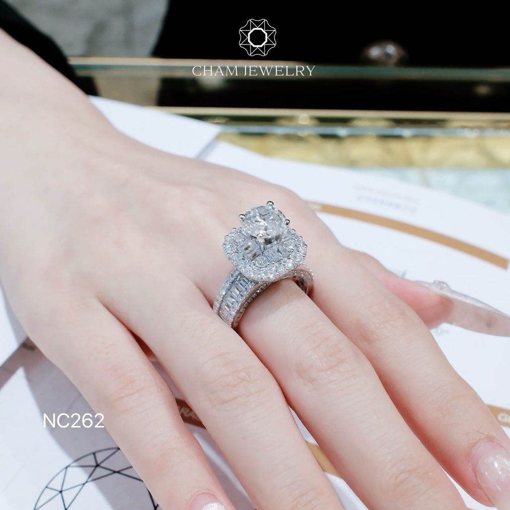 Nhẫn NC262 CHAM JEWELRY, Nhẫn Full Đá Moissanite Chủ 8.1mm (Barcode OCNN116)