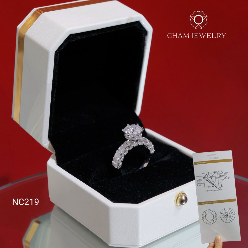 Nhẫn NC219 CHAM JEWELRY, Nhẫn Full Đá Moissanite 6 Chấu Chủ 8.1mm (Barcode OCNN47)