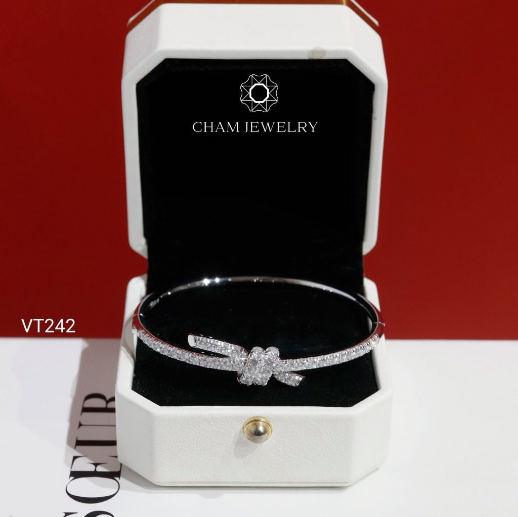 Vòng Tay VT242 CHAM JEWELRY, Vòng Xoắn Nơ Full Nửa Hàng Đá (Barcode TVB329V).
