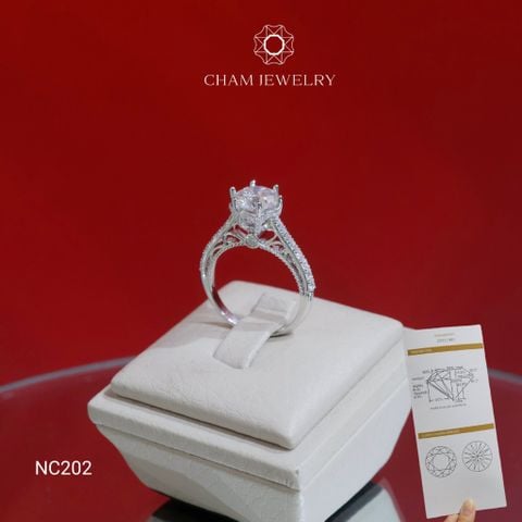 Nhẫn NC202 CHAM JEWELRY, Full Moissanite Chủ 7.5mm (Barcode TVM152)