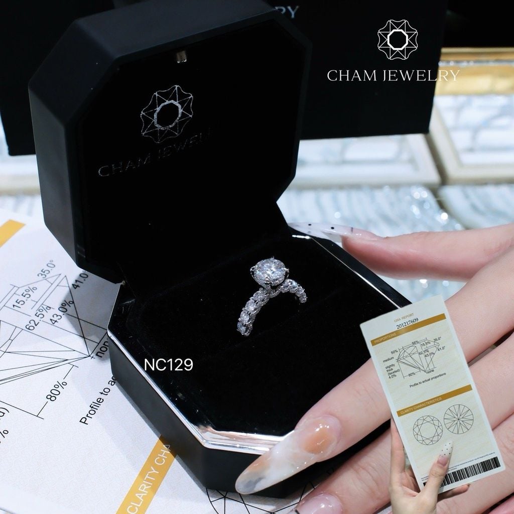 Nhẫn NC129 CHAM JEWELRY, Full Đá Moissanite Chủ 8.1mm (Barcode OTN04)