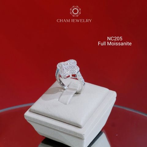 Nhẫn NC205 CHAM JEWELRY, Nhẫn Kết Full Moissanite Cỏ 4 Lá Bản 13.0mm (Barcode OCNN30)