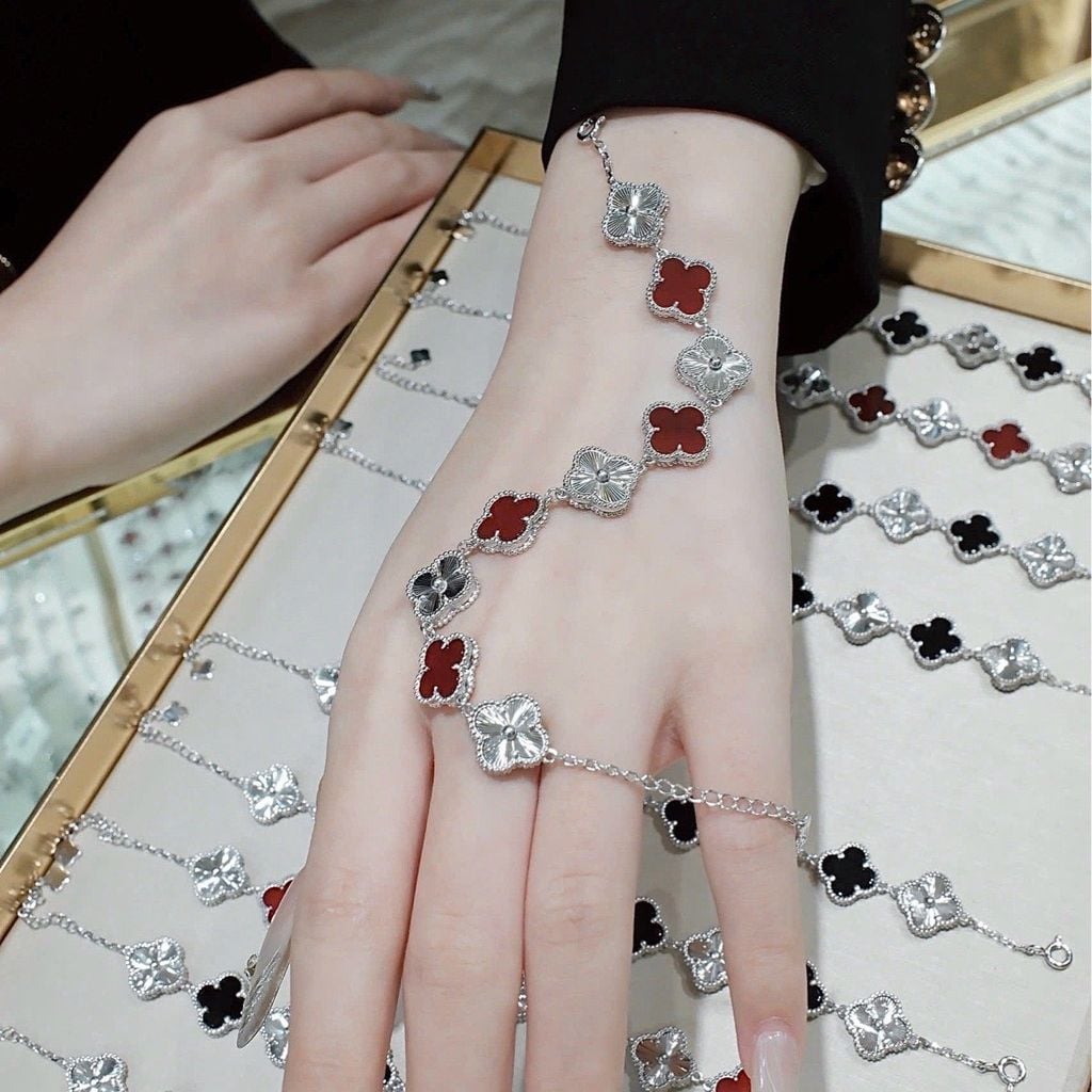 Lắc Tay LT17 CHAM JEWELRY, Lắc Cỏ 4 Lá Đỏ Trắng, 9 lá Bản 10.0mm (Barcode TLT1360).