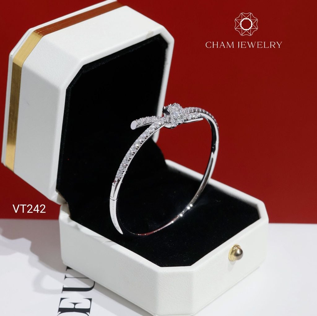 Vòng Tay VT242 CHAM JEWELRY, Vòng Xoắn Nơ Full Nửa Hàng Đá (Barcode TVB329V).