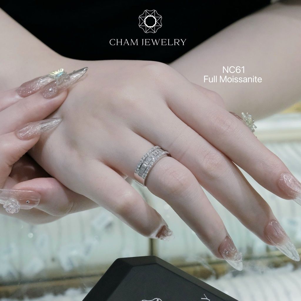 Nhẫn NC61 CHAM JEWELRY, Full Kim Cương Moissanite Bản 6.5mm (Barcode ONNU83).