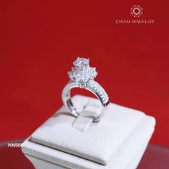 Nhẫn NN566 CHAM JEWELRY, Xoàn Hoa Tia Chủ 5.5mm (Barcode TNN1563).