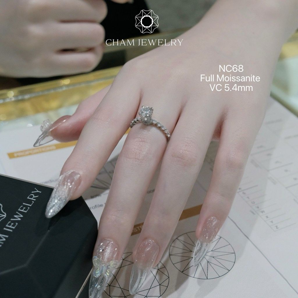 Nhẫn NC68 CHAM JEWELRY, Full Kim Cương Moissanite, Chủ 5.4mm (Barcode ONNU87)