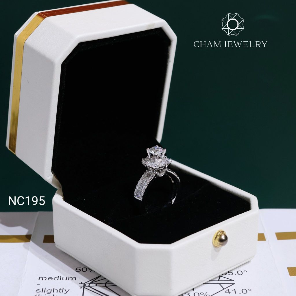 Nhẫn NC195 CHAM JEWELRY, Full Đá Moissanite Chủ 5.5mm (Barcode OCNN24).