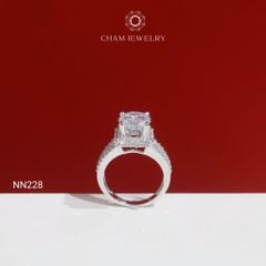 Nhẫn NN228 CHAM JEWELRY, Xoàn Vuông Chủ 8.5mm (Barcode TNN1790).