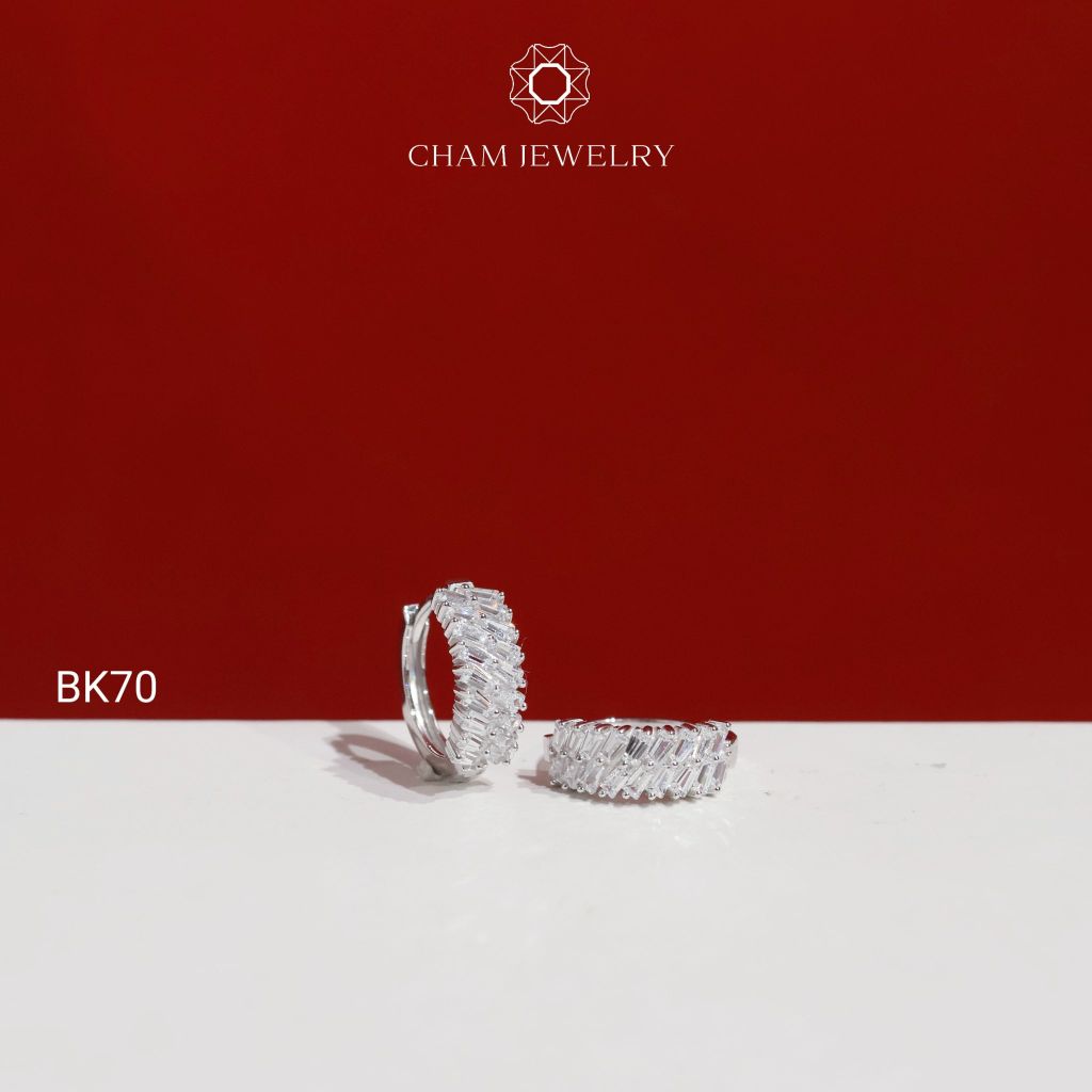Hoa Tai BK70 CHAM JEWELRY, Hoa Tai Khoen Đá Barget Bản 4.5mm (Barcode TBK107).