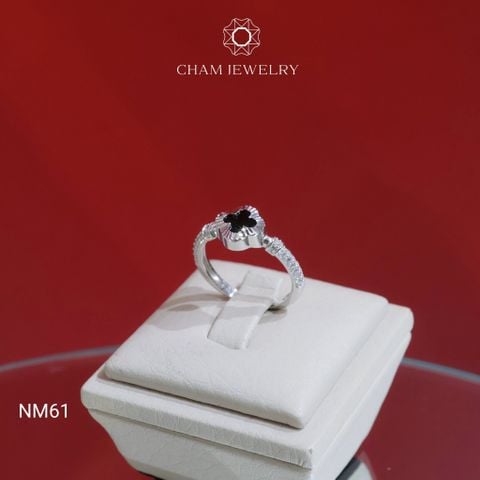 Nhẫn NM61 CHAM JEWELRY, Nhẫn Cỏ 4 Lá Đen Viền Chạm Máy Bản 6.0mm (Barcode TNK189)