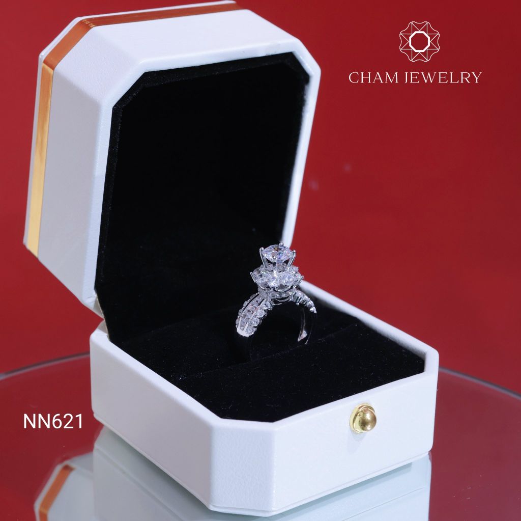 Nhẫn NN621 CHAM JEWELRY, Chủ 6.5mm (Barcode NNNH30)