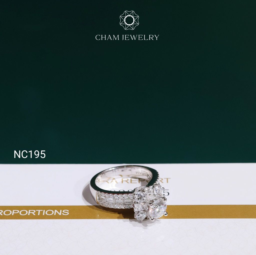 Nhẫn NC195 CHAM JEWELRY, Full Đá Moissanite Chủ 5.5mm (Barcode OCNN24).