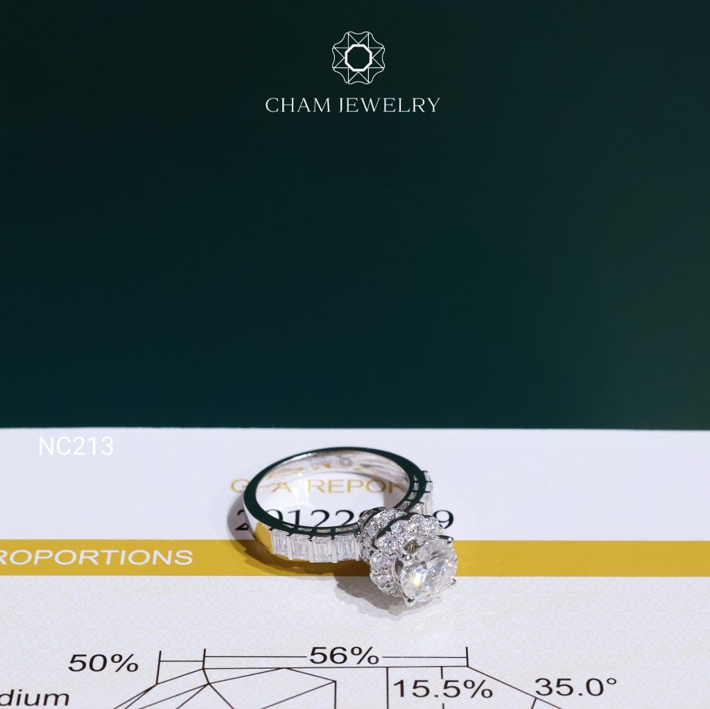 Nhẫn NC213 CHAM JEWELRY, Full Đá Moissanite Chủ 7.2mm (Barcode OCNN41)