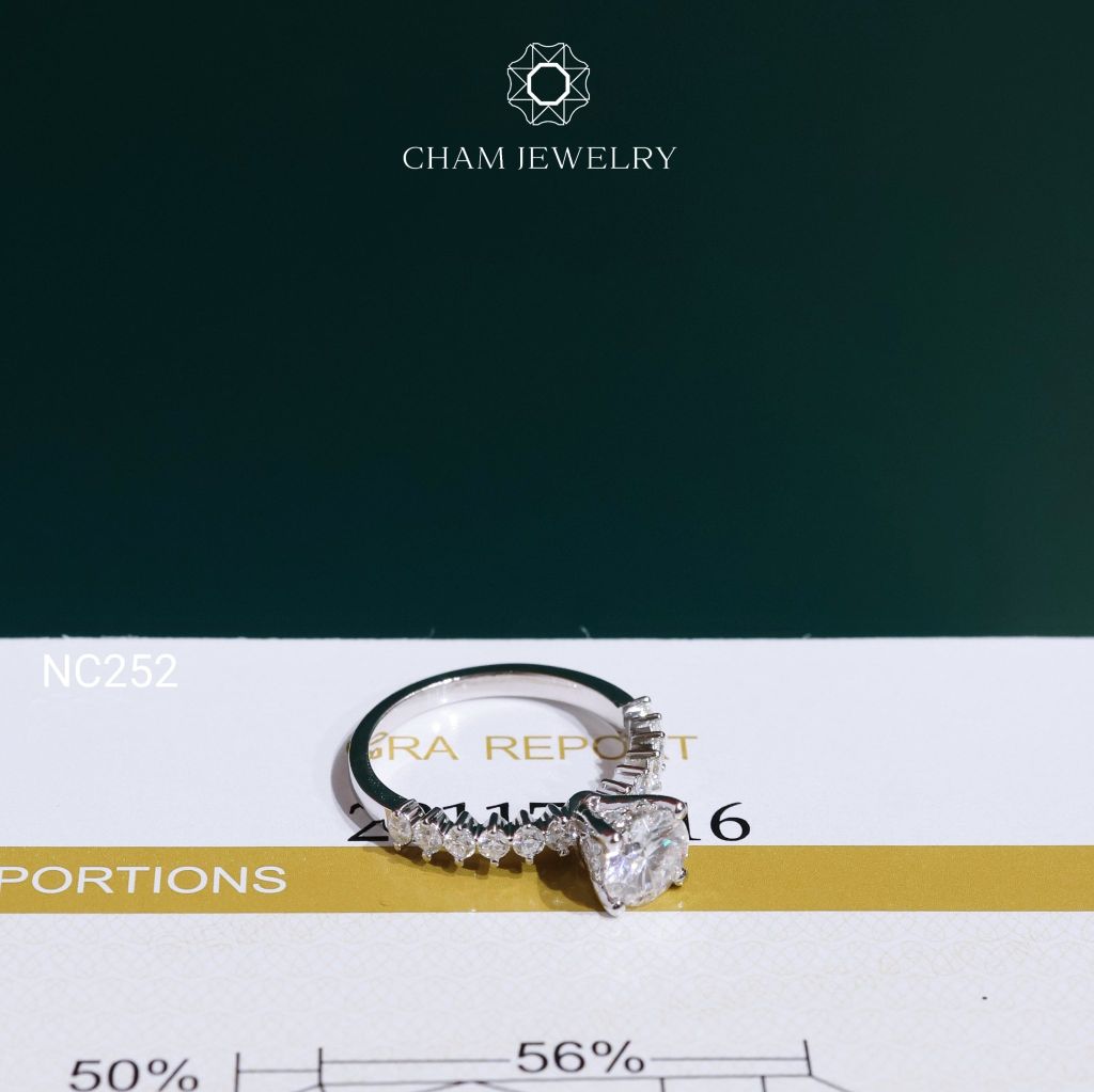 Nhẫn NC252 CHAM JEWELRY, Nhẫn Full Đá Moissanite Chủ 6.3mm (Barcode OCNN58)