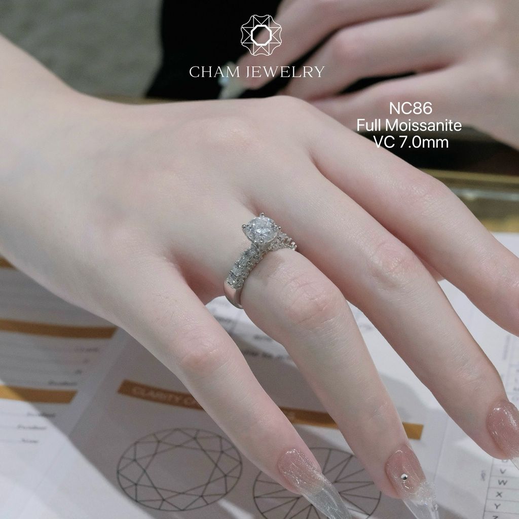 Nhẫn NC86 CHAM JEWELRY, Full Kim Cương Moissanite Chủ 7.0mm (Barcode TVM67)