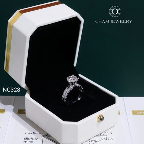 Nhẫn NC328 CHAM JEWELRY, Full Đá Moissanite Chủ 8.0mm (Barcode OCNN130)