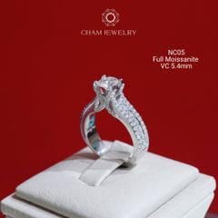 Nhẫn NC05 CHAM JEWELRY, Full Moissanite Chủ 5.4mm (Barcode OHN02)