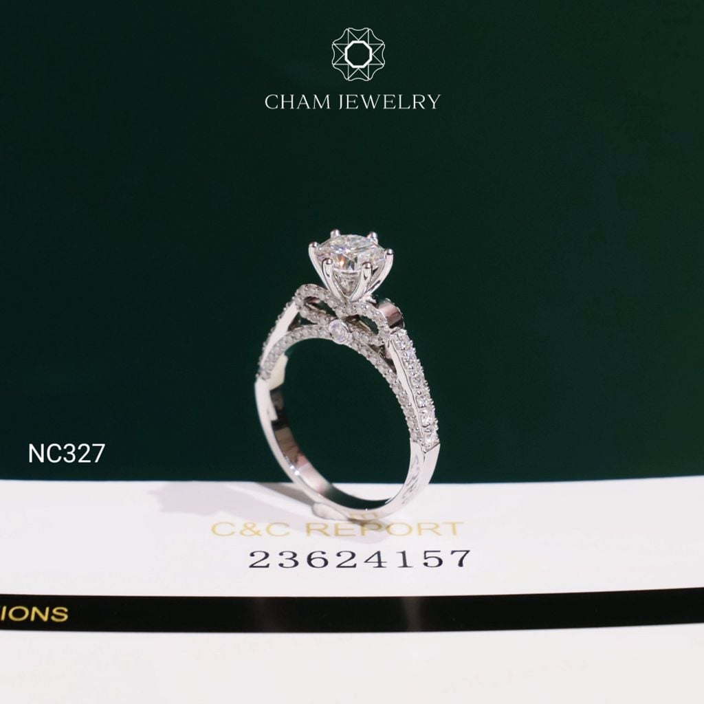Nhẫn NC327 CHAM JEWELRY, Nhẫn Nơ Đá Moissanite C&C Chủ 6.3mm (OHN23)