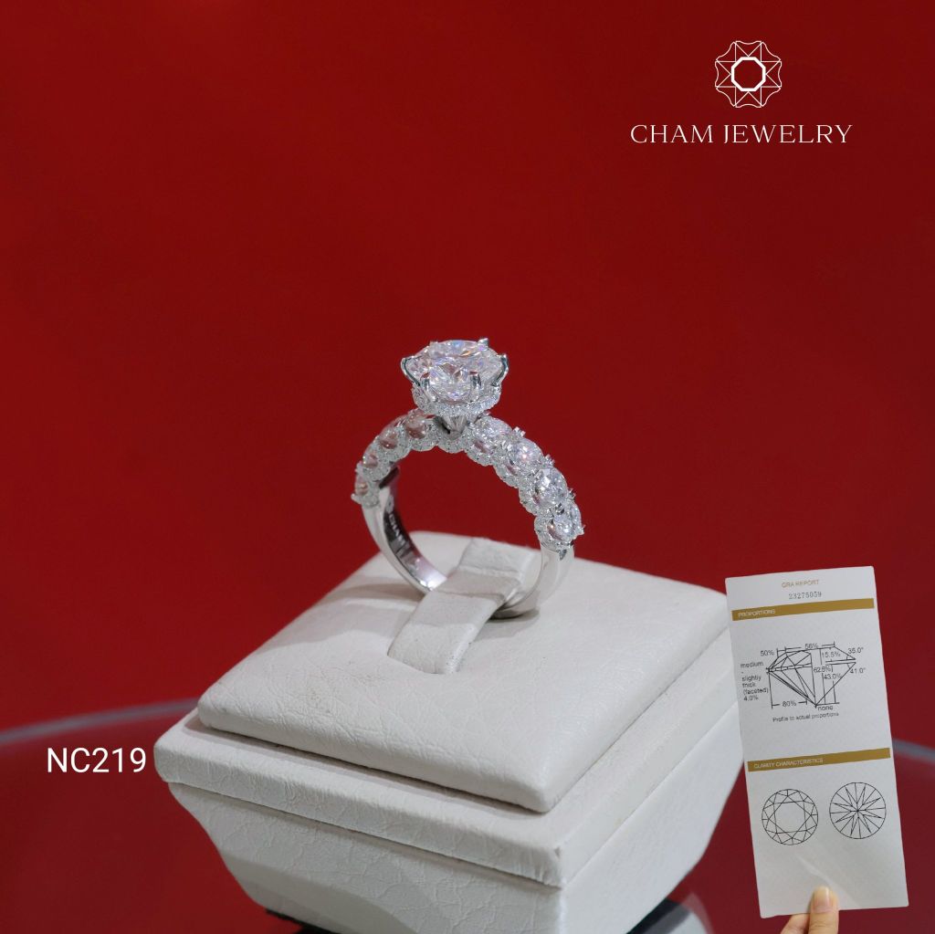 Nhẫn NC219 CHAM JEWELRY, Nhẫn Full Đá Moissanite 6 Chấu Chủ 8.1mm (Barcode OCNN47)