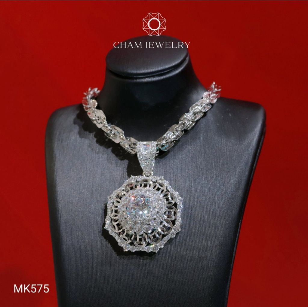 Mặt Dây Chuyền MK575 CHAM JEWELRY, Chủ 8.5mm (Barcode TMA1680).