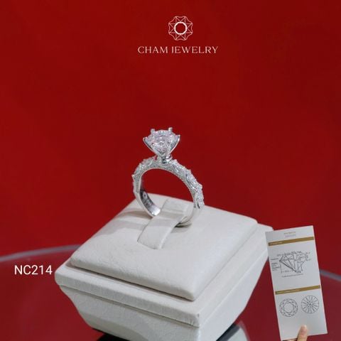Nhẫn NC214 CHAM JEWELRY, Full Đá Moissanite Chủ 7.2mm (Barcode OCNN42)