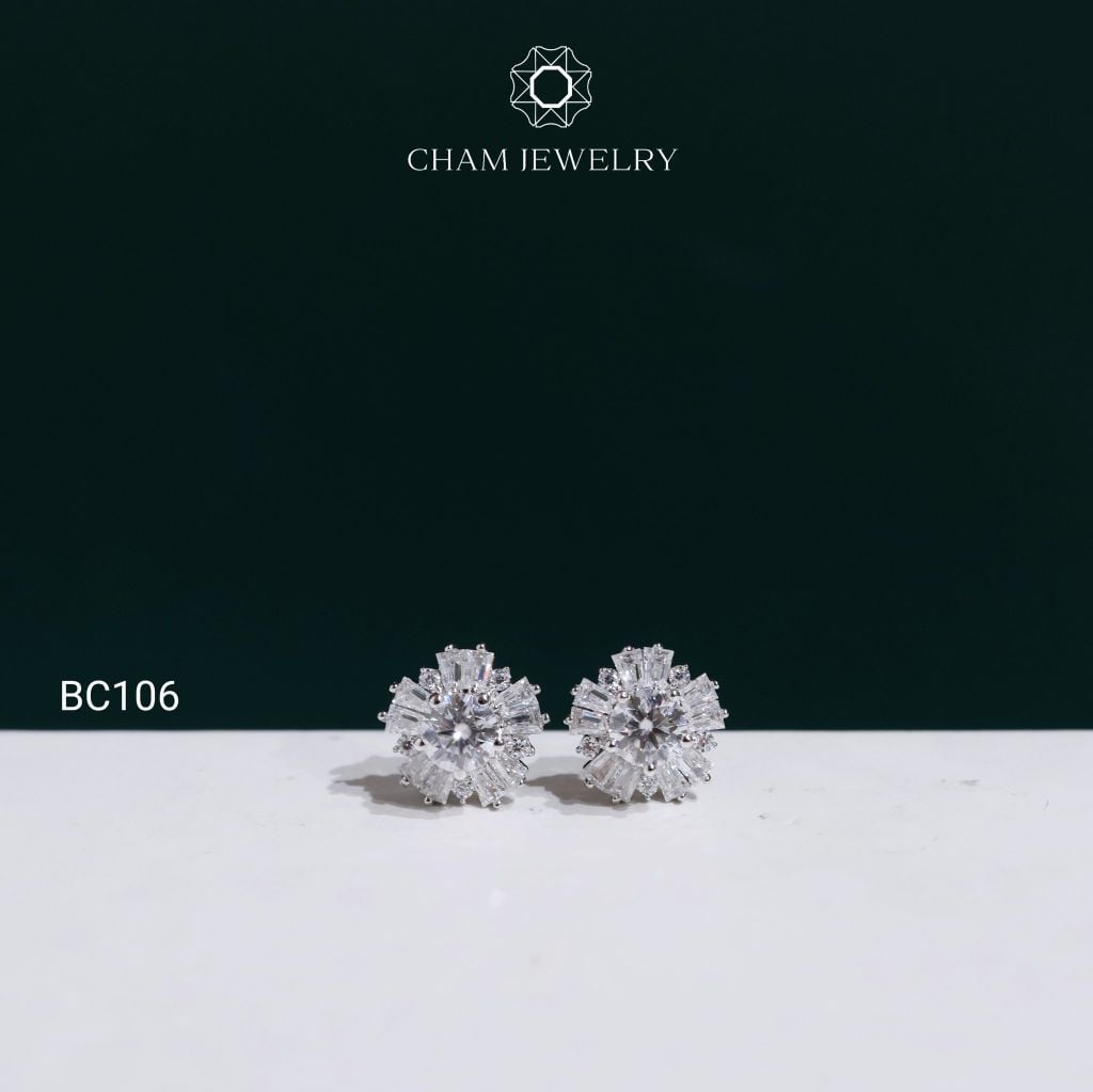 Hoa Tai BC106 CHAM JEWELRY, Hoa Tai Full Moissanite Chủ 4.0mm (Barcode OCB17)