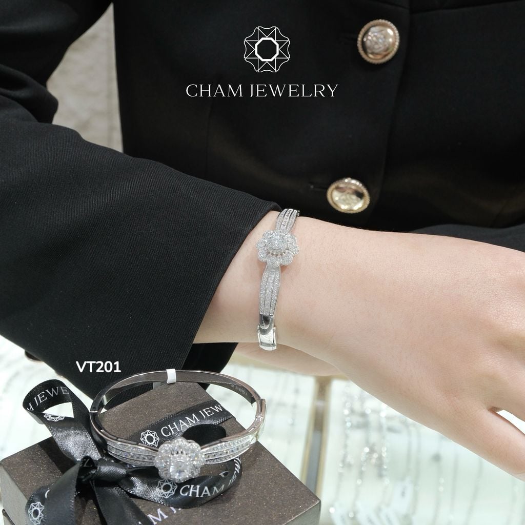 Vòng Tay VT201 CHAM JEWELRY, Vòng Xoàn Hoa Chủ 6.0mm (Barcode CV6922)
