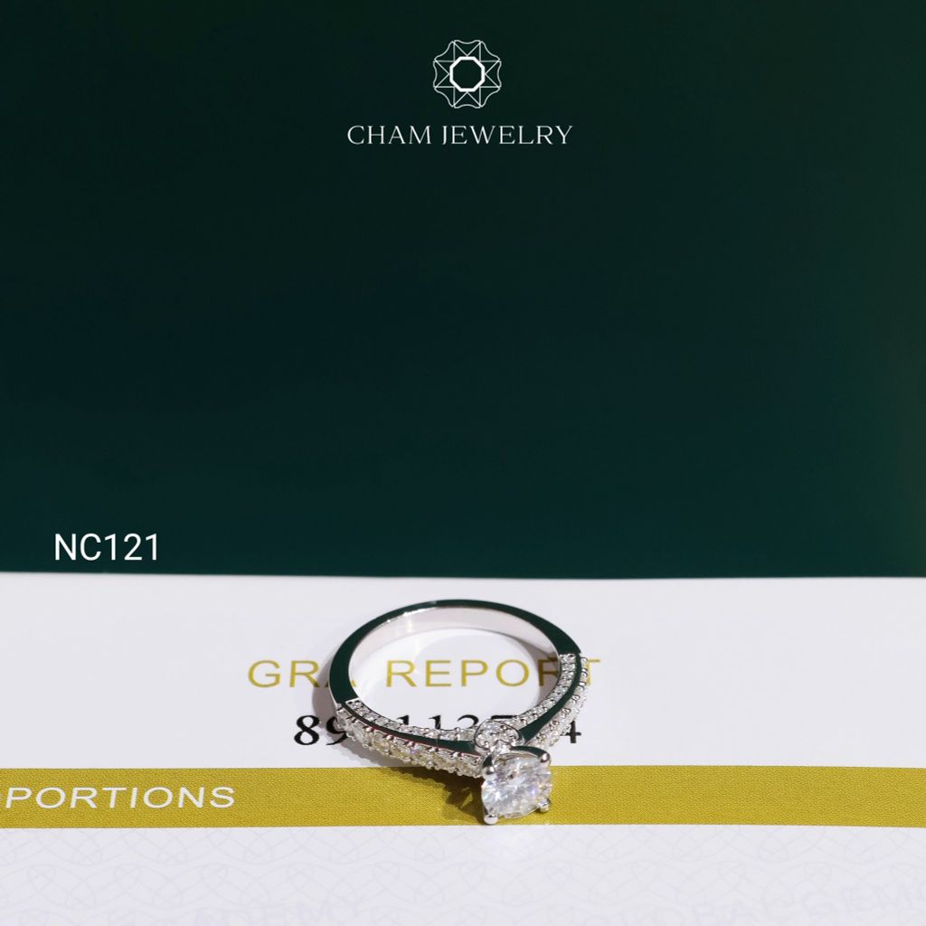 Nhẫn NC121 CHAM JEWELRY, Full Đá Moissanite Chủ 5.4mm (Barcode OHN11)