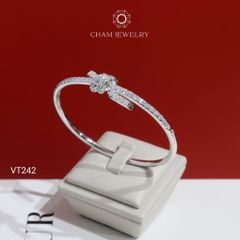 Vòng Tay VT242 CHAM JEWELRY, Vòng Xoắn Nơ Full Nửa Hàng Đá (Barcode TVB329V).