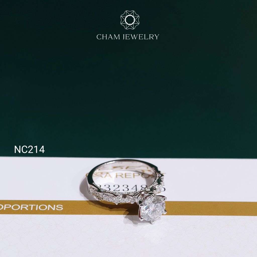 Nhẫn NC214 CHAM JEWELRY, Full Đá Moissanite Chủ 7.2mm (Barcode OCNN42)