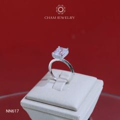 Nhẫn NN617 CHAM JEWELRY, Chủ Emerald 7x9mm (Barcode NNNH47)