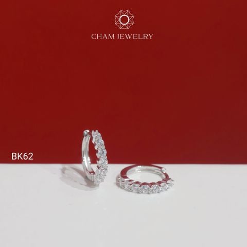 Hoa Tai BK62 CHAM JEWELRY, Hoa Tai Khoen Tròn Nửa Hàng Đá 2.0mm (Barcode TBK377).