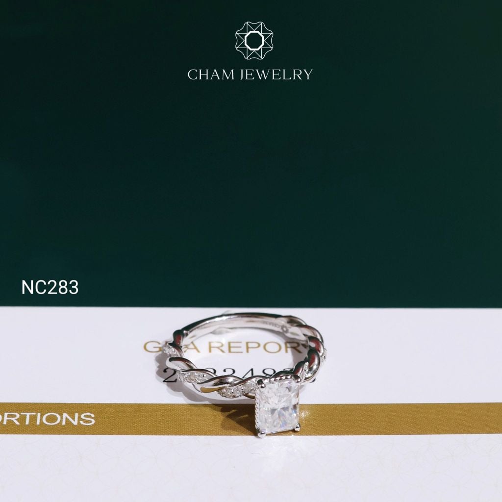 Nhẫn NC283 CHAM JEWELRY, Nhẫn Kiểu Xoắn Full Đá Moissanite C&C Chủ 5x7mm(Barcode OHN21)