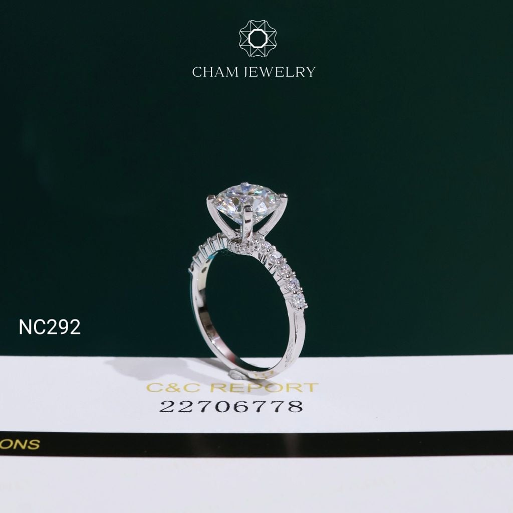 Nhẫn NC292 CHAM JEWELRY, Đá Moissanite C&C Chủ 9.0mm (Barcode OCNN140)