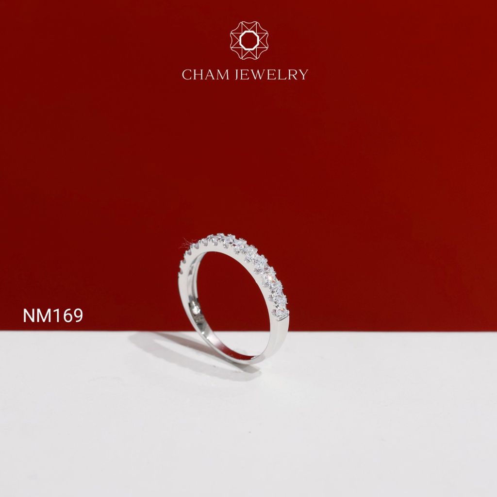 Nhẫn NM169 CHAM JEWELRY , Nhẫn Kiểu Nửa Hàng Đá Barget 2.5mm (Barcode TQB25207).