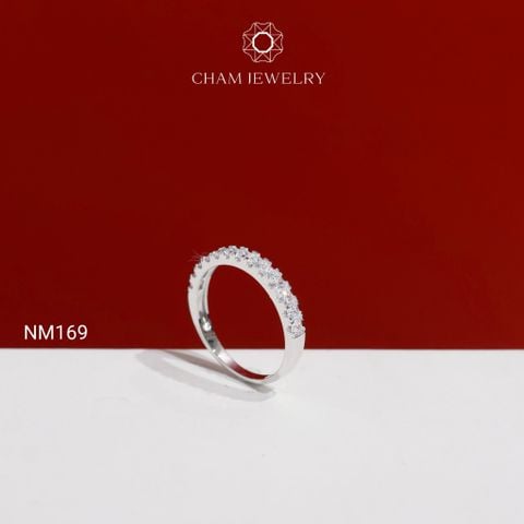 Nhẫn NM169 CHAM JEWELRY , Nhẫn Kiểu Nửa Hàng Đá Barget 2.5mm (Barcode TQB25207).